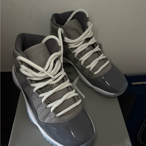 Jordan Kids Sneakers in Gray and White - Picture 4 of 5